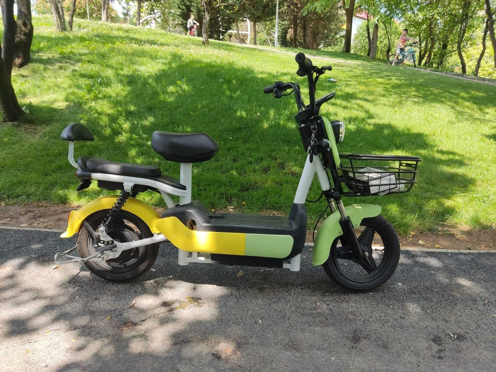 Bicicleta electrica Noua Pliabila si compacta tip scuter trotineta