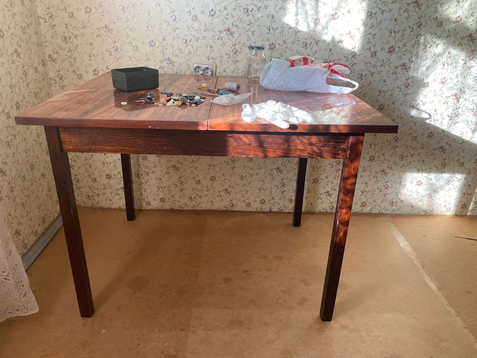Продам стол советский  (раздвигается )