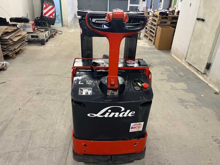 Linde L-12 Стакер