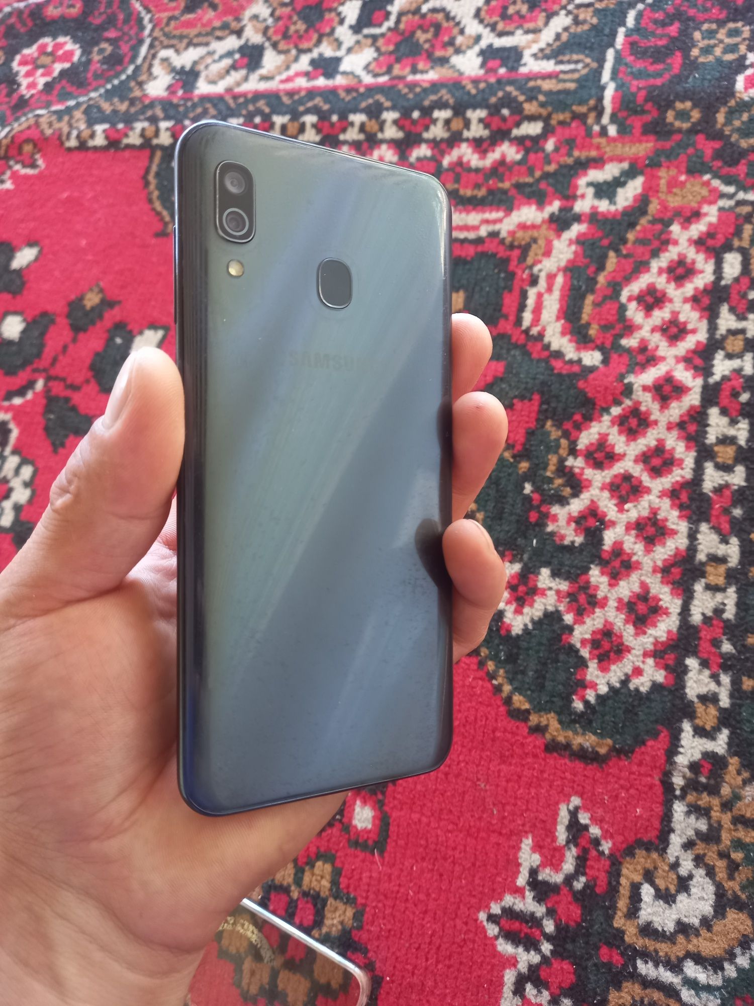 Samsung A30 sotiladi karobka dakumet bor