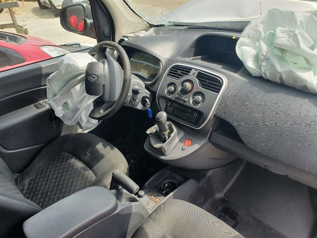 Dezmembrez Renault Kangoo 2 motor 1.5dci 90cp k9k 608 dezmembrari cutie de viteze manuala stop oglinda stanga dreapta