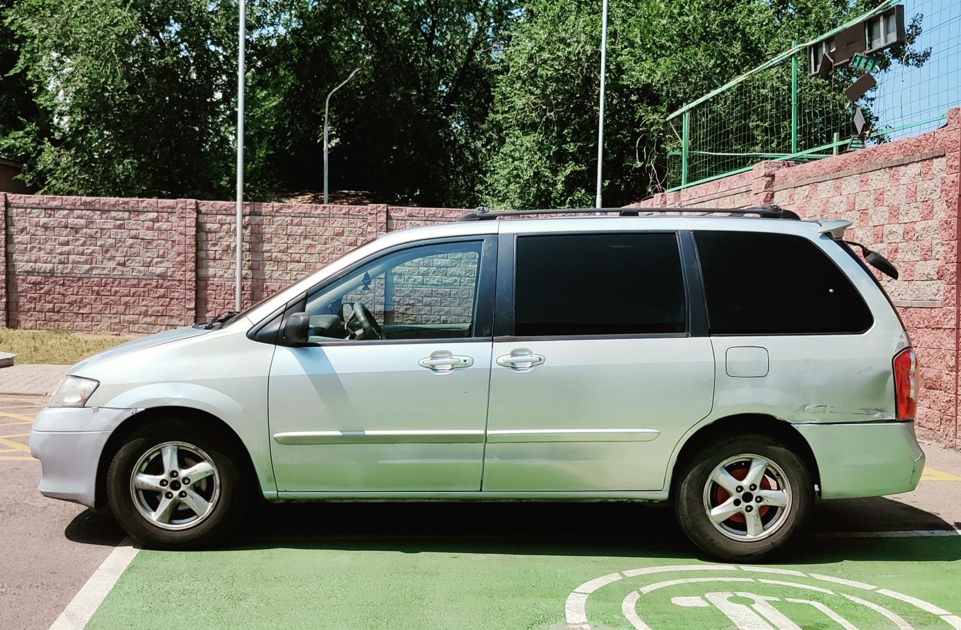 Авто в рассрочку Mazda MPV