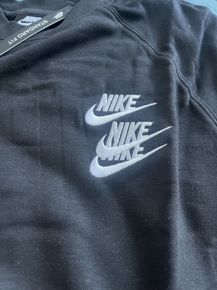 NIKE WORLDTOUR блуза суичър luda найк