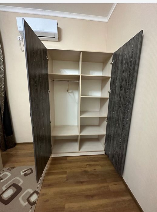 Продам шкаф большой плотный