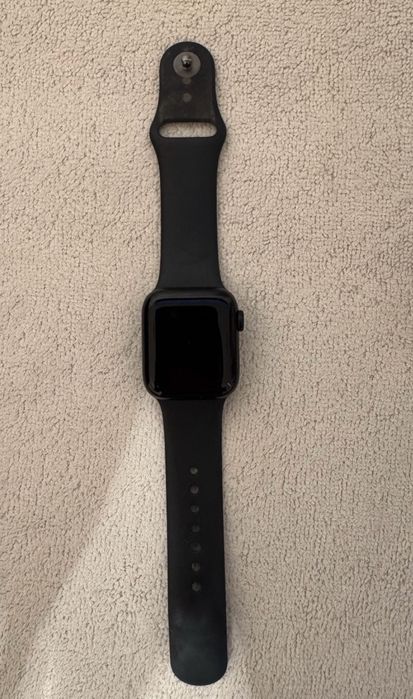 Продам часы  apple