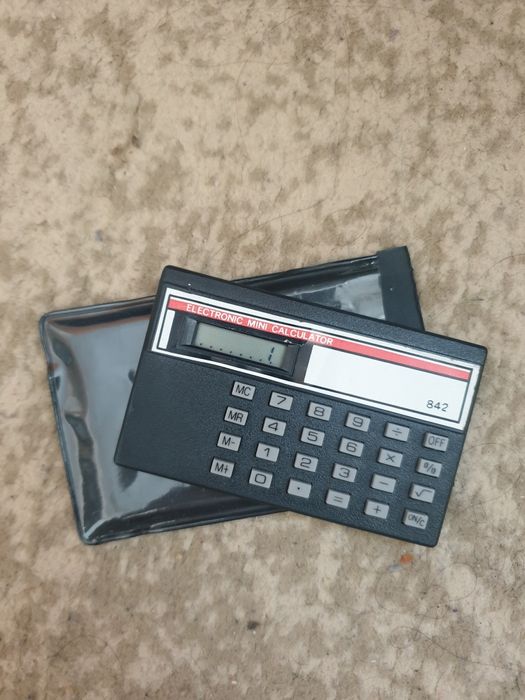 mini calculator electronic de epocă