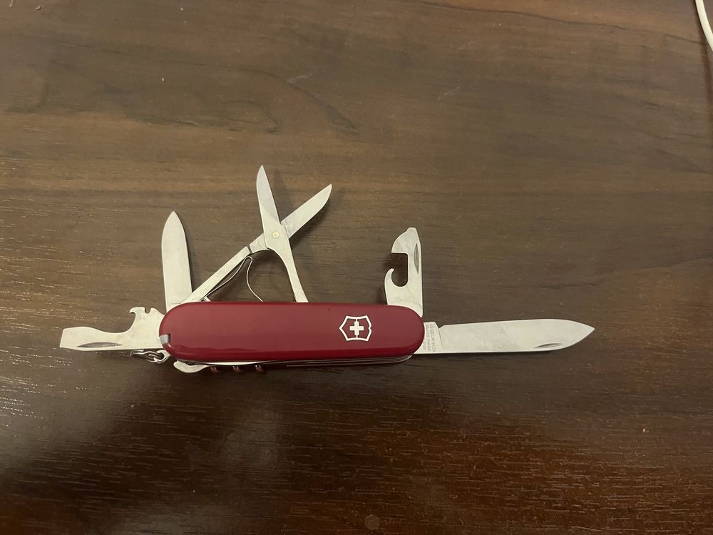 Briceaguri Victorinox