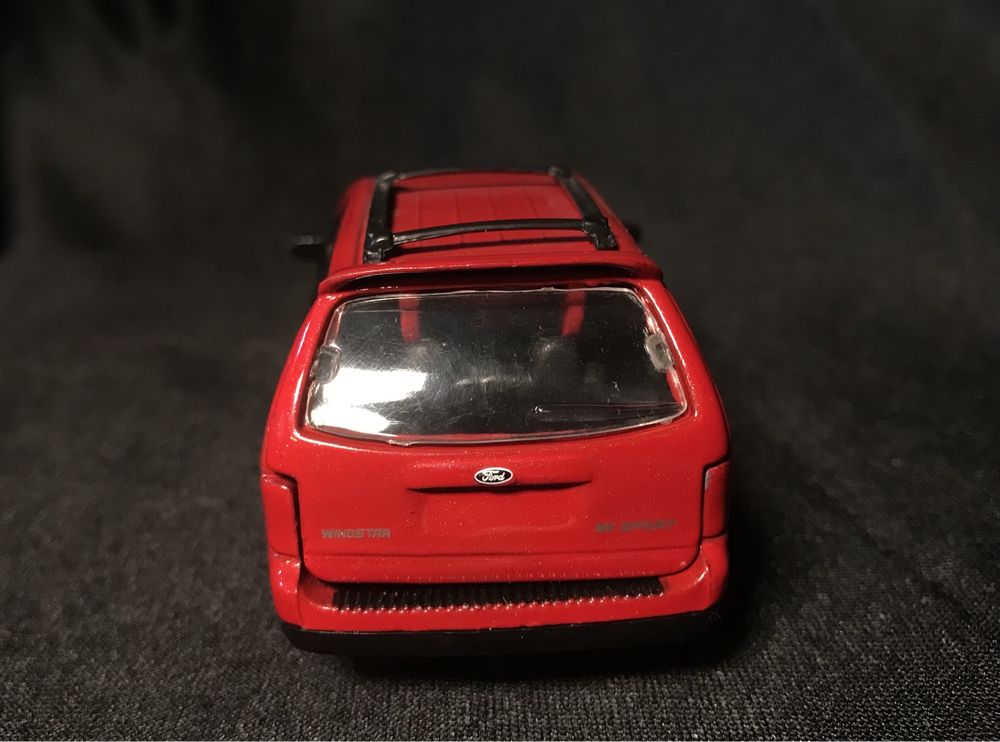 Macheta Ford Windstar, 1:43