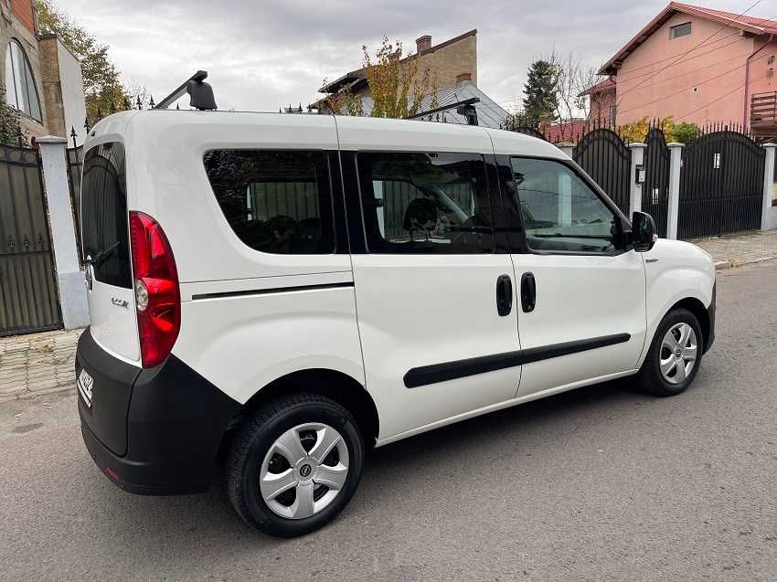 OPEL COMBO 1.3 cdti-2014-carte SERVICE-217450 km reali-clima