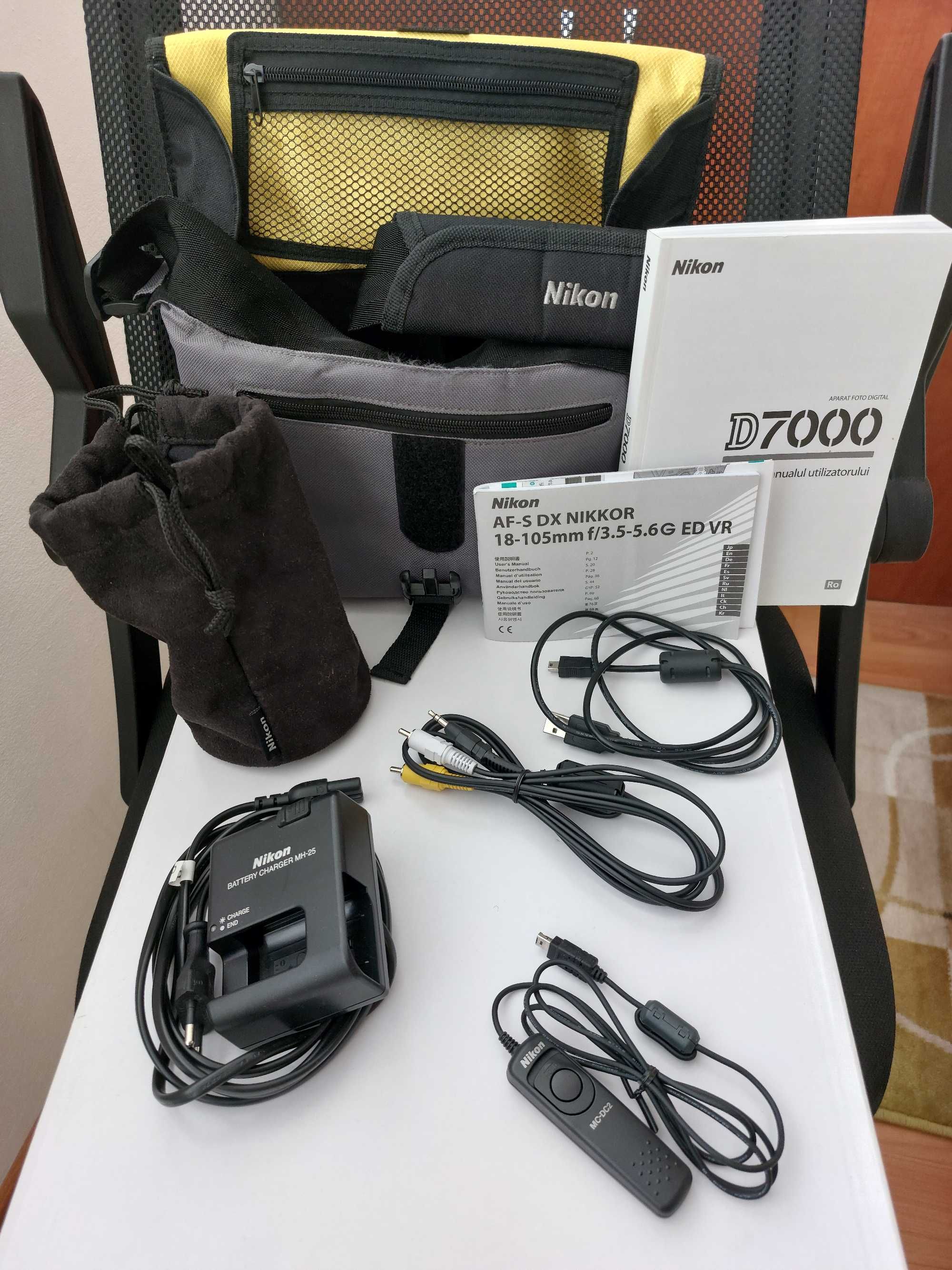 Vand aparat foto DSLR Nikon D7000 cu accesorii