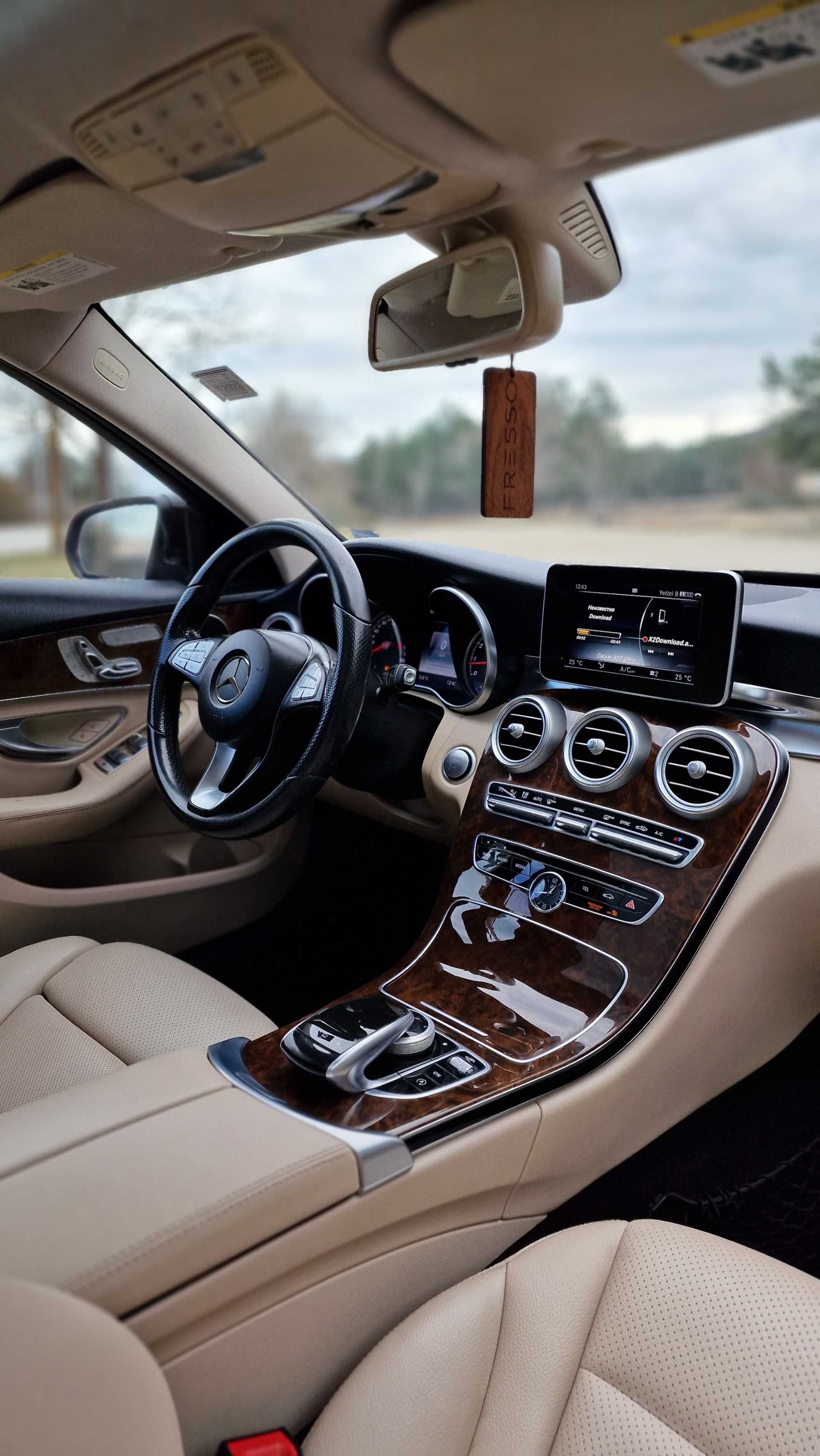Mercedes c300 4matic Нови гуми* Напълно обслужен* Всичко платено