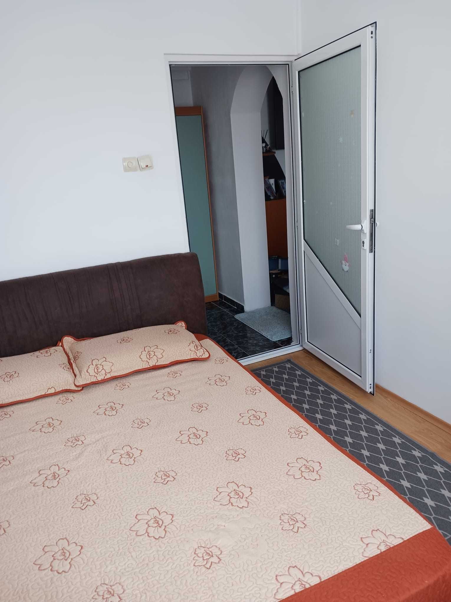 Vand apartament 2 camere