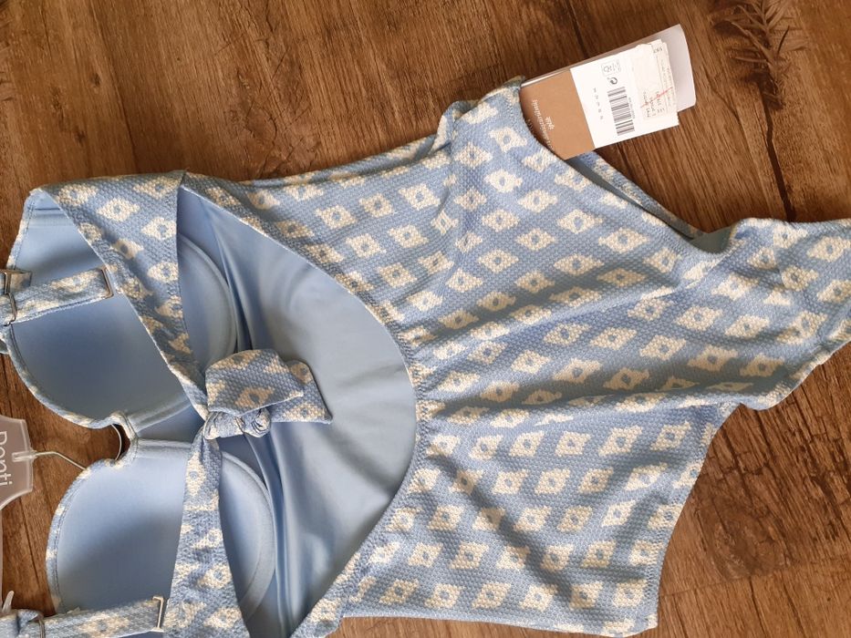 Penti costum de baie