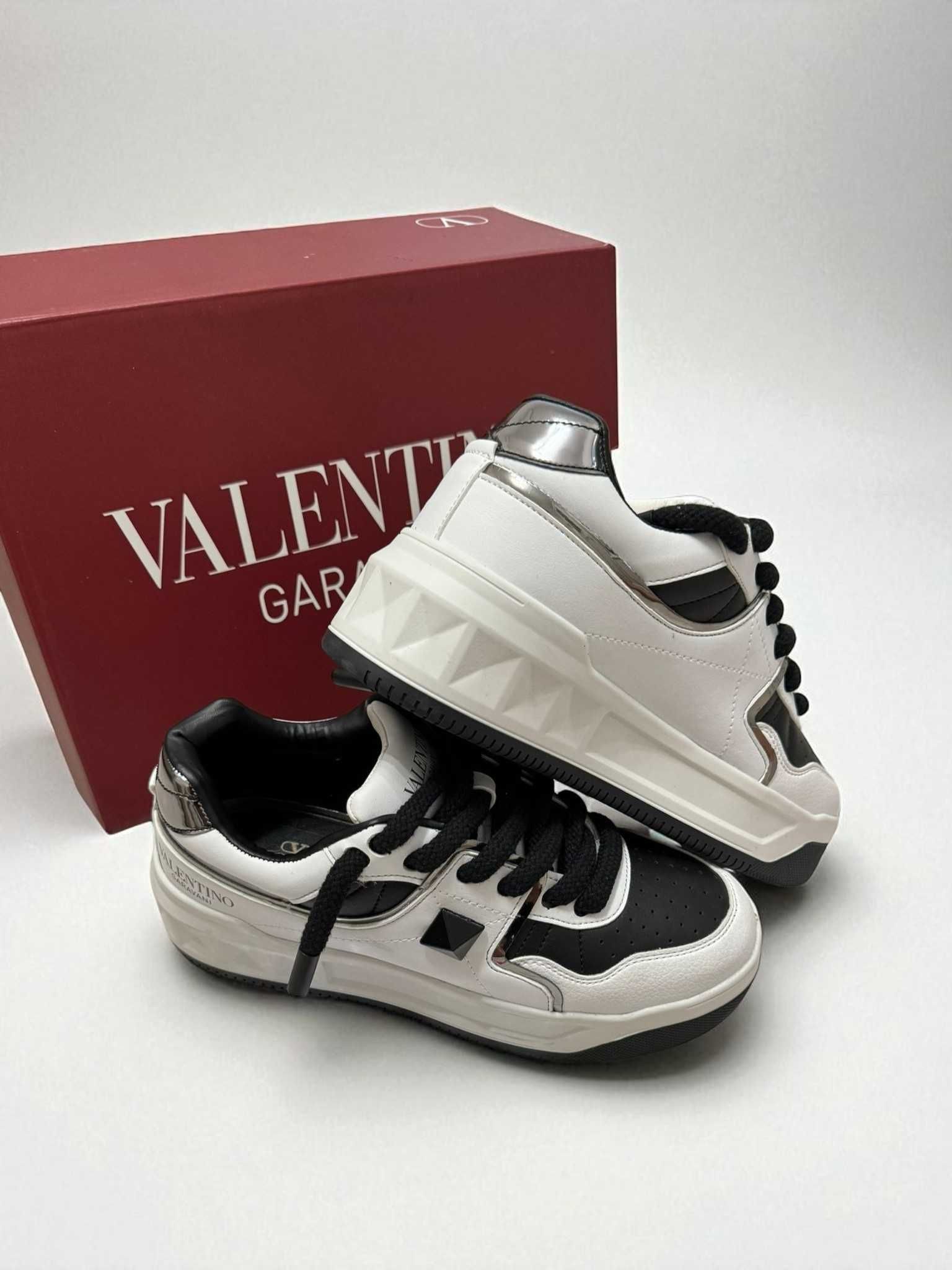 Valentino Garavani Premium Full Box - Adidasi Ocazie Reducere