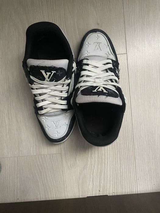 Louis vuitton trainer black