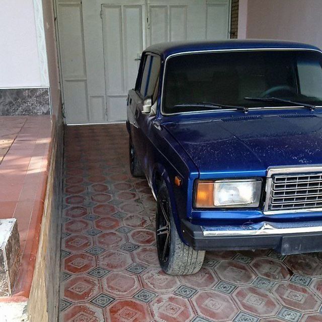 Vaz-2107 sotiladi