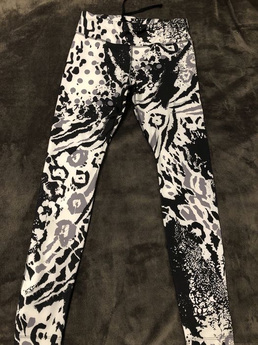 Adidas яке ново XS