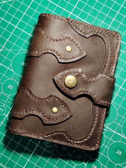 Кожаный кошелёк. Ручная работа.