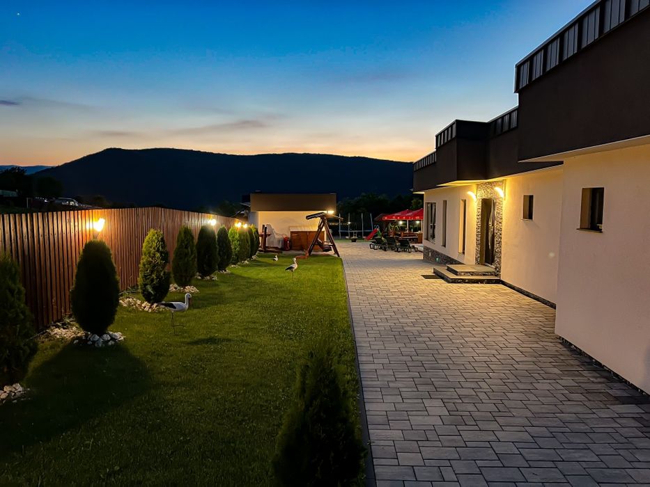 Casă de închiriat