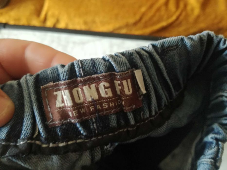 Продавам детски дълги панталонки