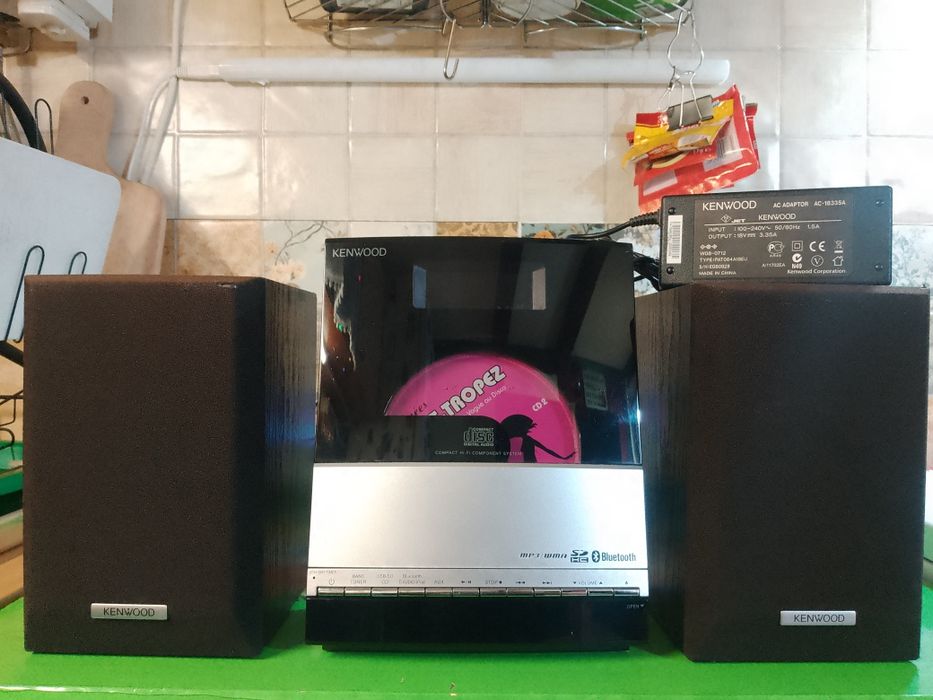 Vând sistem audio Kenwood .