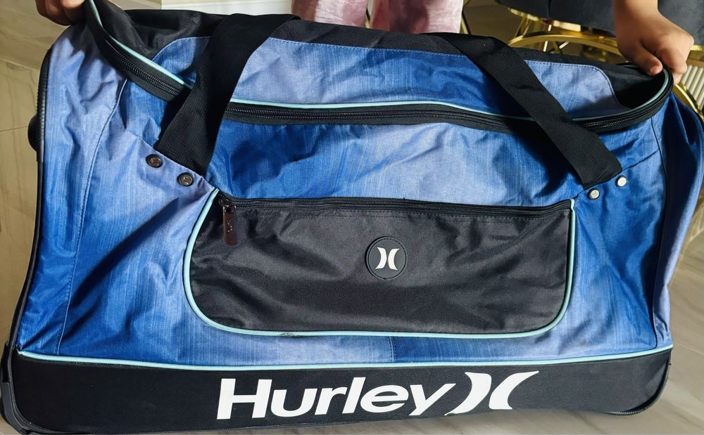 Срочно продам Американское Дорожное сумка Hurley фирма новое