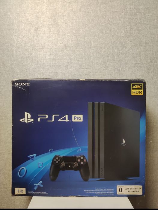 Приставка Sony PlayStation 4