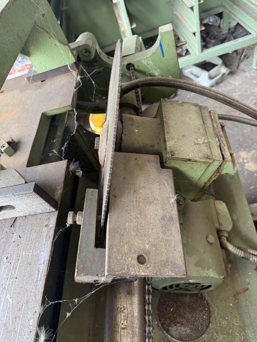 Utilaj de taiat profile metalice