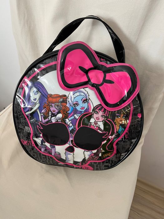 Качена чанта на Monster