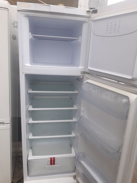 Frigider 2 usi functional asigur transport