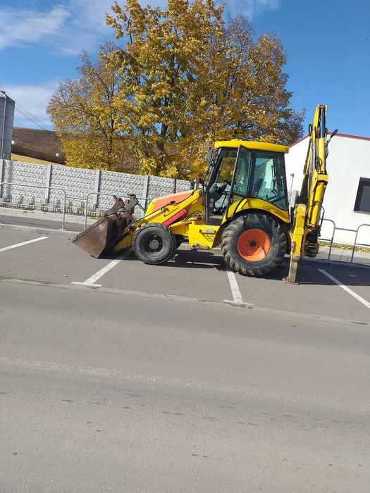 Buldoexcavator de închiriat, picon