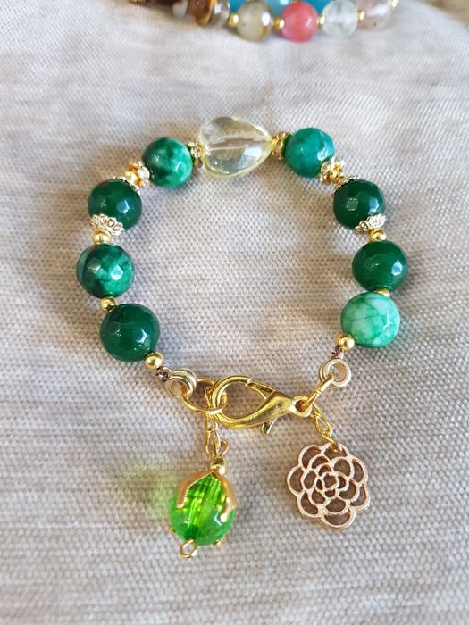 Колиета и Гривни с Естествени Камъни от 25 лв-50 лв