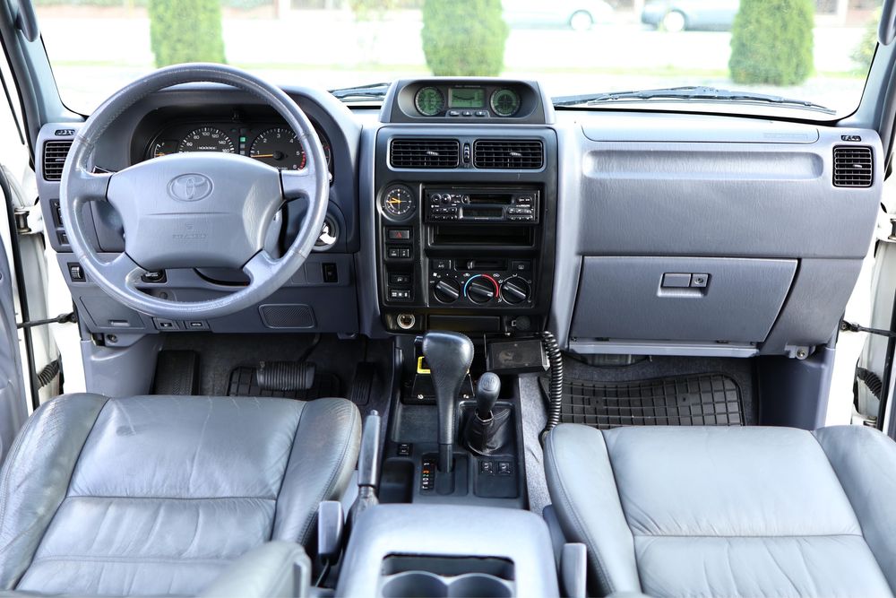 Vand Toyota Land Cruiser j90 100000km
