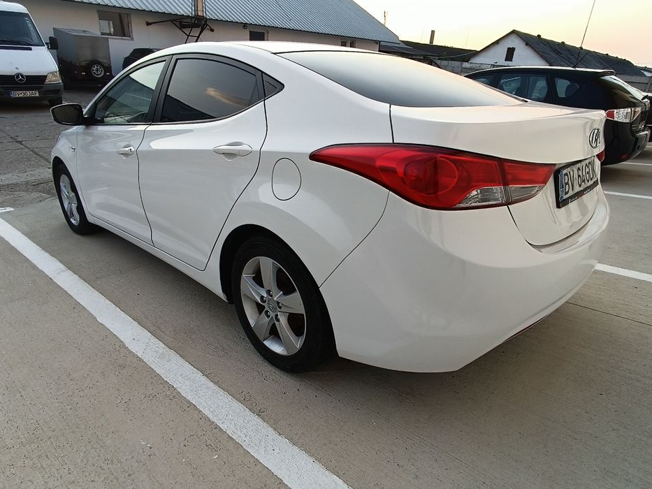 Hyundai Elantra 2012 1.6 benzină Unic proprietar de Nouă