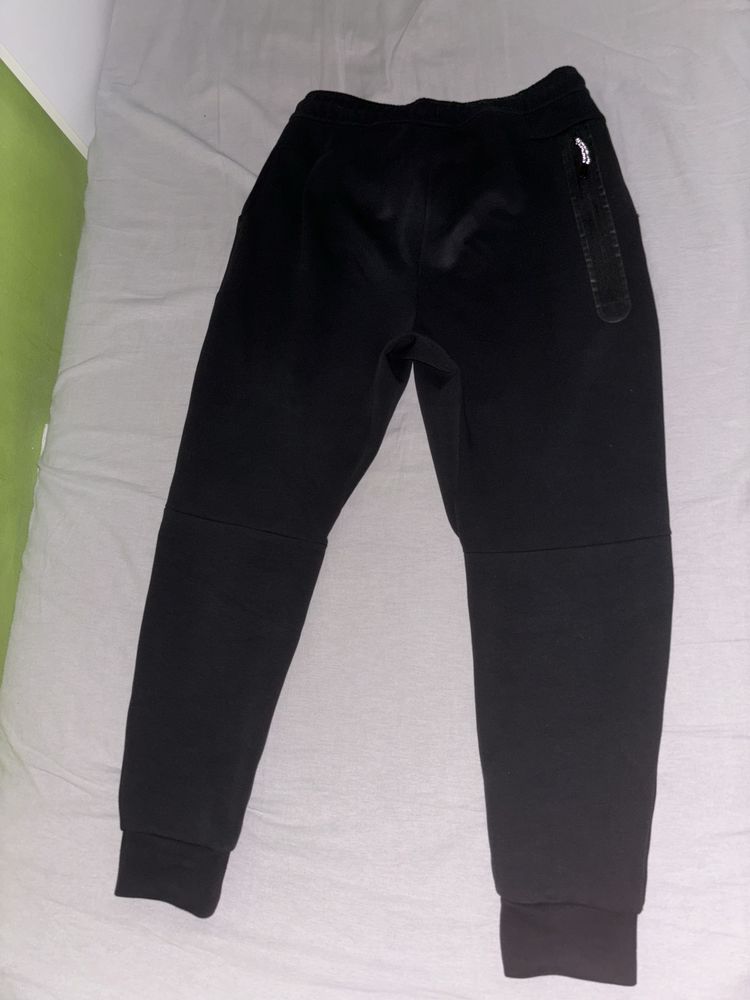 Pantaloni Nike Tech negri