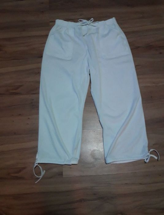 Pantaloni 3/4 damă