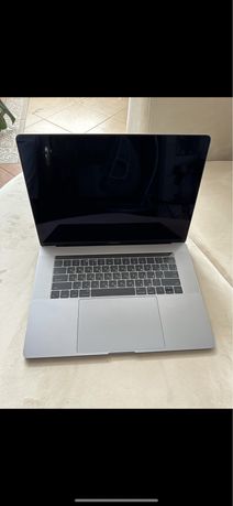 Apple MacBook Pro 15 Late 2016 Touch Bar