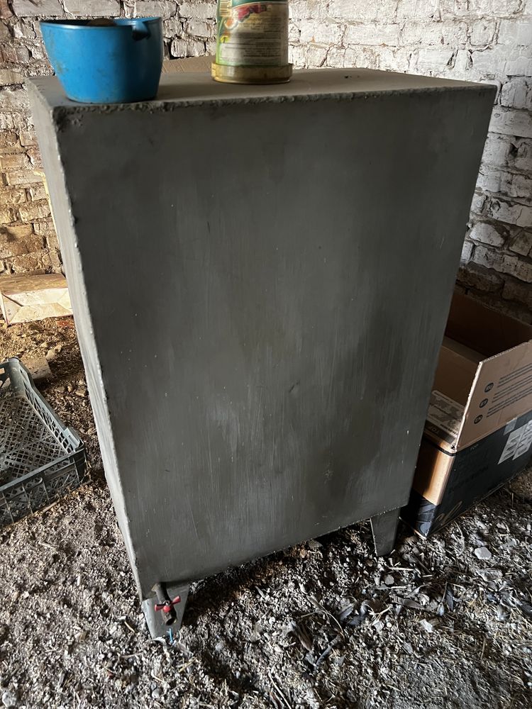 Продам металлическую емкость для солярки, 100*70 см
