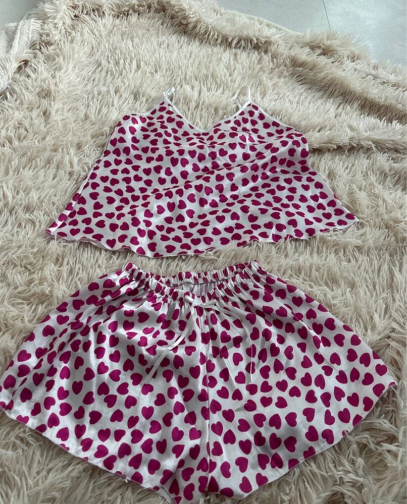 Pijamale satin vara