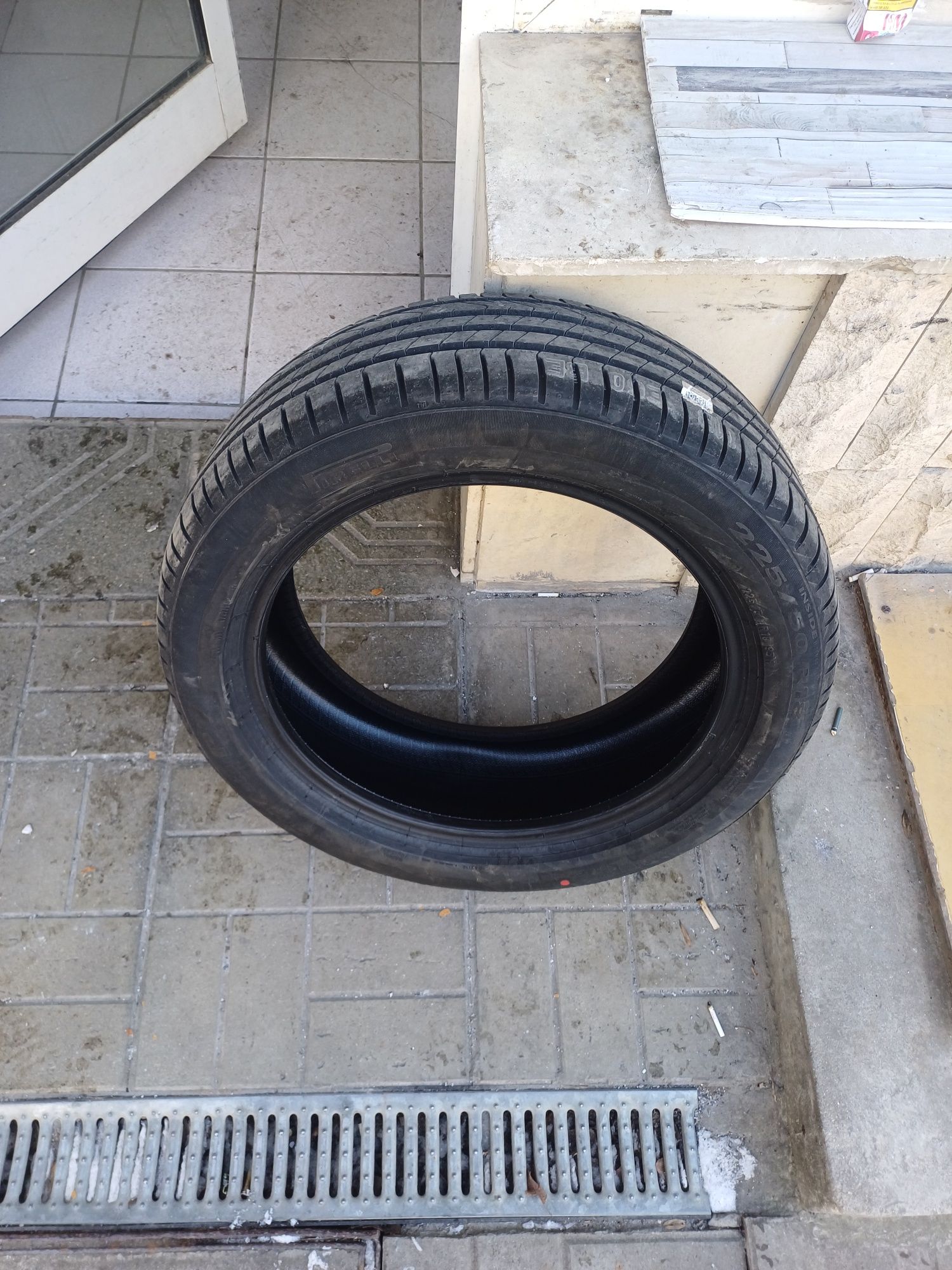 Чисто НОВИ ЛЕТНИ ГУМИ - 225/50/18 PIRELLI cinturato летни гуми