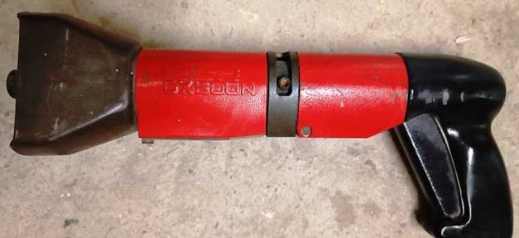 Продавам пистолет за директен мотаж Хилти DX 600 N