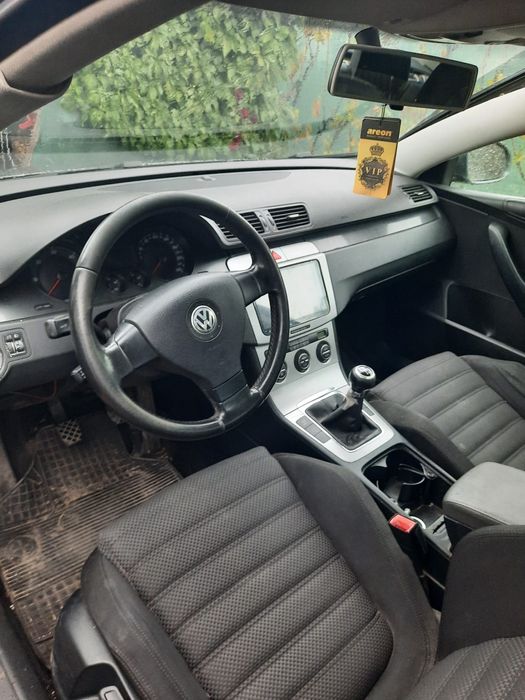 Vând Volkswagen passat b7