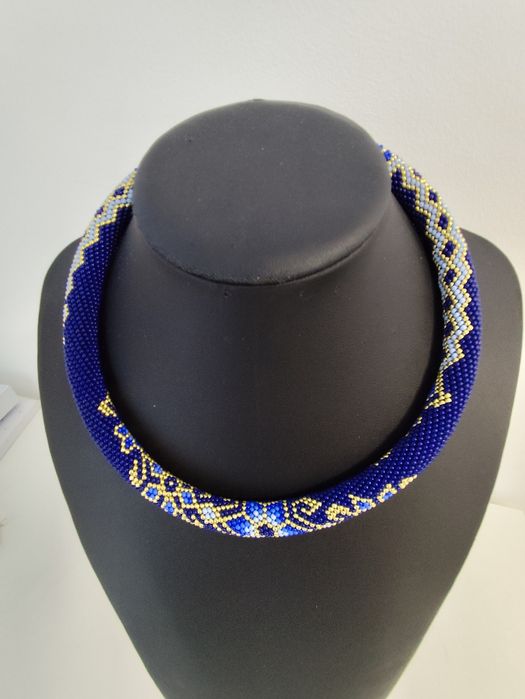 Coliere din mărgele