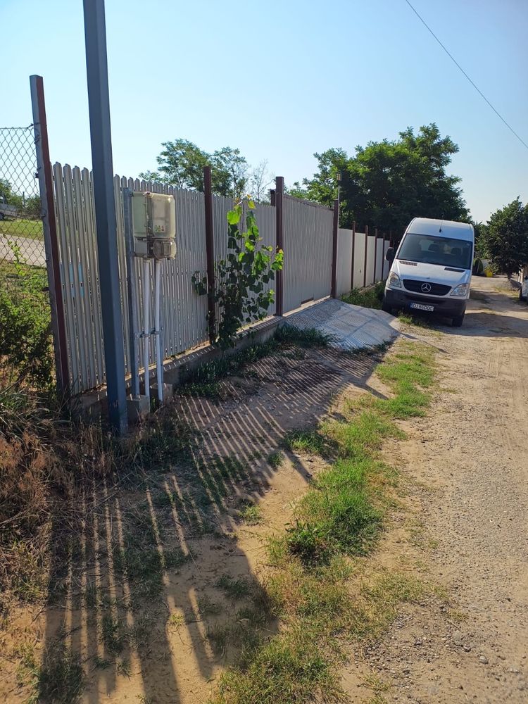 Teren intravilan 1900mp cu constuctie structura metalica Preajba Malu