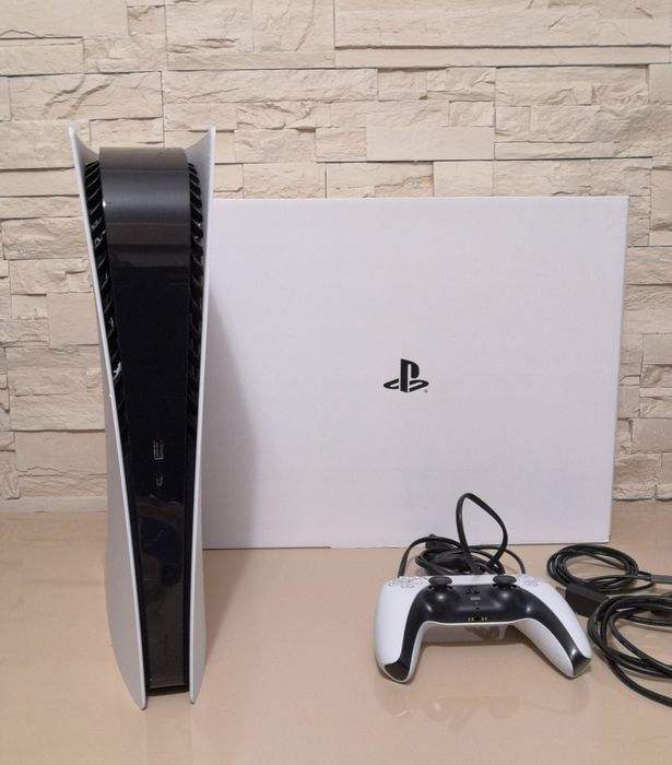 Playstation 5 / PS5 Digital + 32 jocuri
