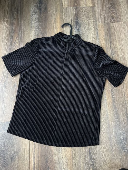 Черна кадифена рениска