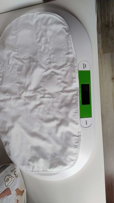 Vând cantar electric