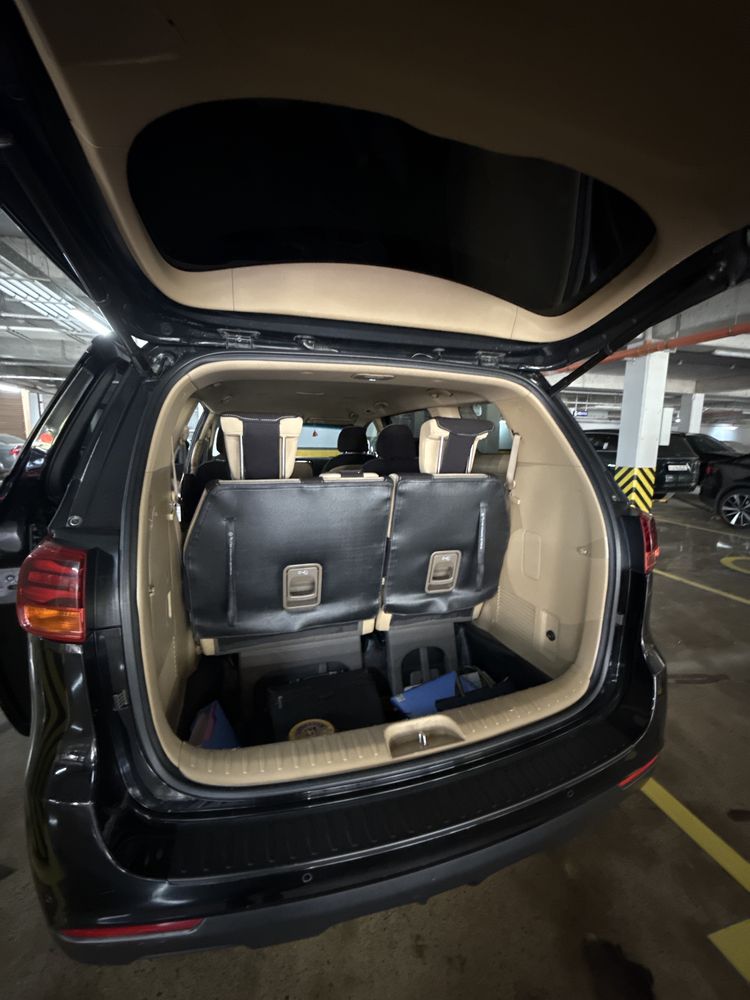 Kia Carnival Sotiladi