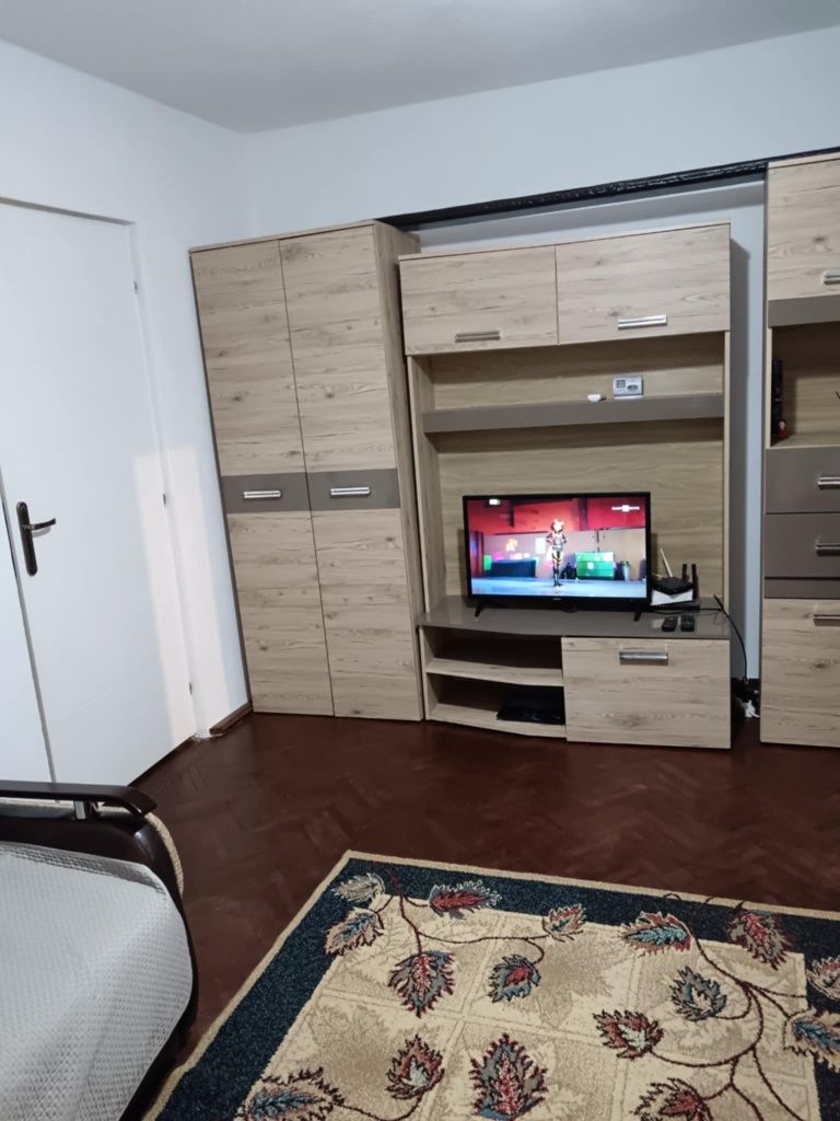 Închiriez apartament 2 camere