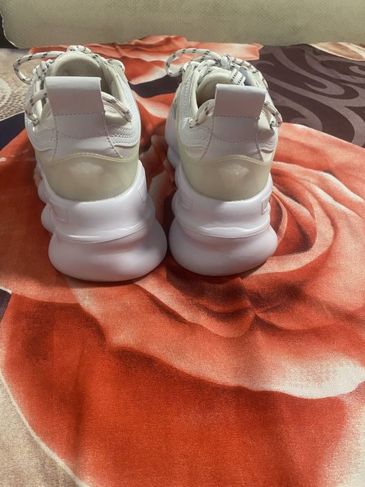 Adidasi versace chain reacion